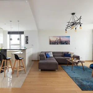 https://rent-like-home-slominskiego-5-ii.warsawhotelspoland.com